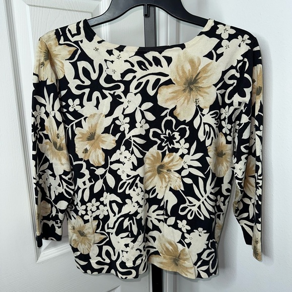 Anna Gray Floral Sweater Size Large - Picture 2 of 4